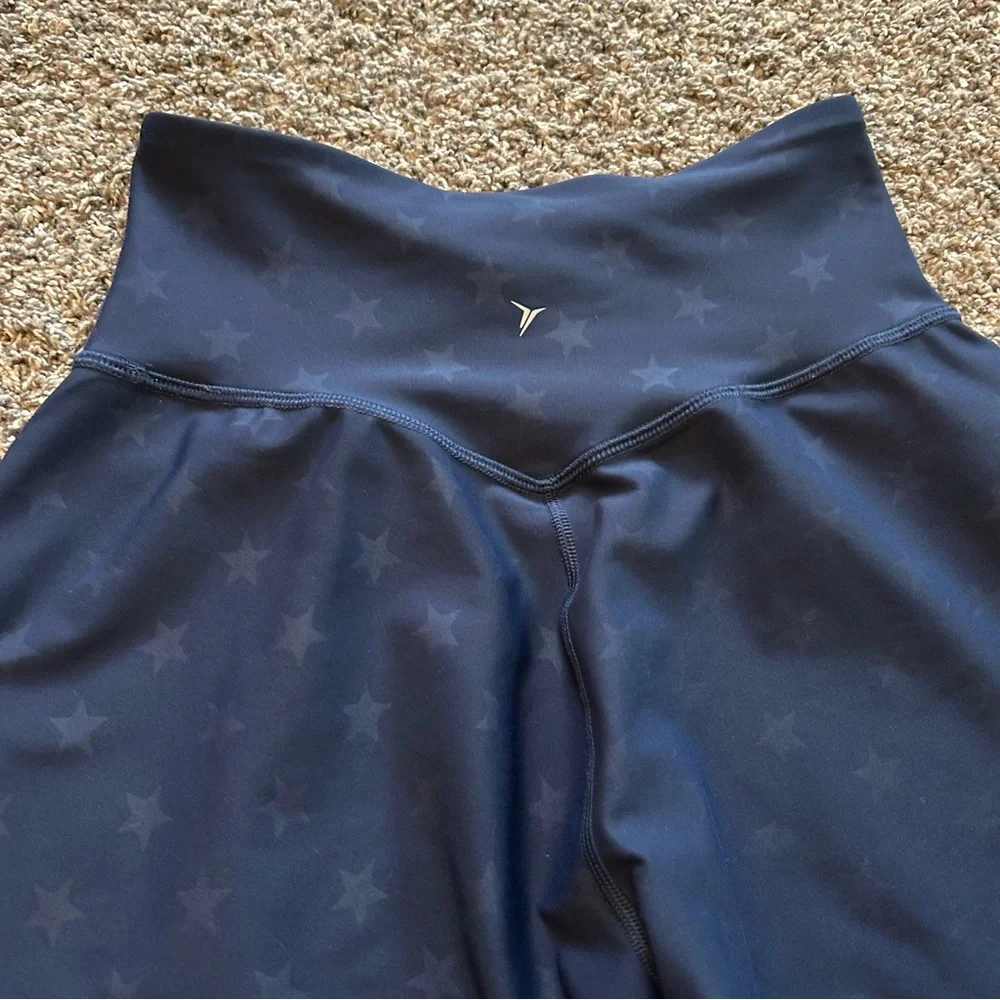 Old Navy Active Powersoft small tall blue star cropped leggings activewear
